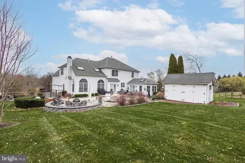 Exterior - 2285 Valley Rd, Jamison, PA 18929 photo 6 of 10