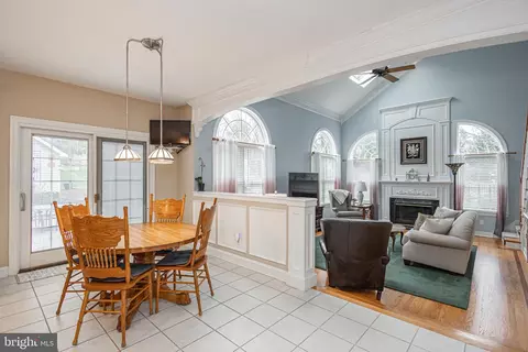 Dining - 2285 Valley Rd, Jamison, PA 18929 photo 3 of 3