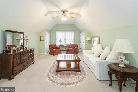 Living - 2285 Valley Rd, Jamison, PA 18929 photo 8 of 8