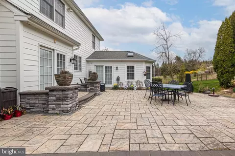 Exterior - 2285 Valley Rd, Jamison, PA 18929 photo 2 of 10