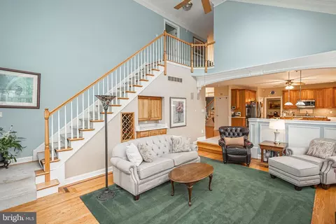 Living - 2285 Valley Rd, Jamison, PA 18929 photo 7 of 8
