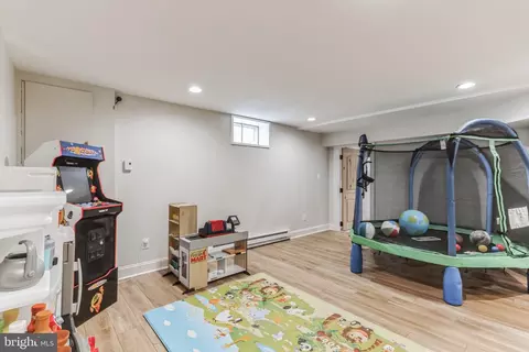 Living - 1663 N Ash Cir, Jamison, PA 18929 photo 4 of 4