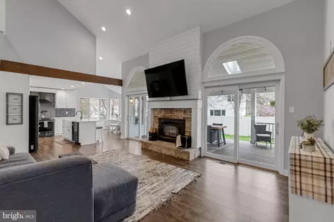 Living - 1663 N Ash Cir, Jamison, PA 18929 photo 2 of 4