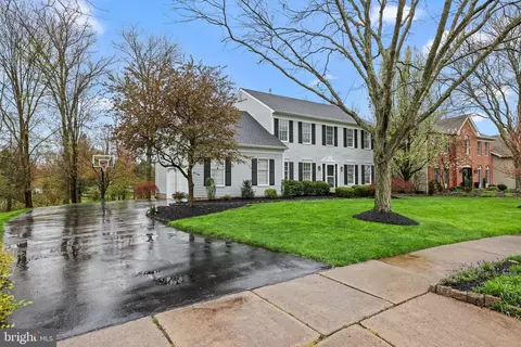 4834 Mead Dr, Doylestown, PA 18902