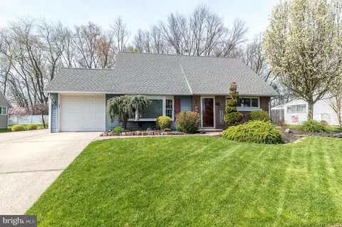 87 Harvest Rd, Levittown, PA 19056