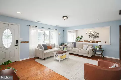 Living - 5 Candytuft Rd, Levittown, PA 19057 photo 1 of 8
