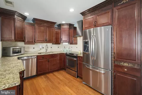 Kitchen - 5 Candytuft Rd, Levittown, PA 19057 photo 1 of 5