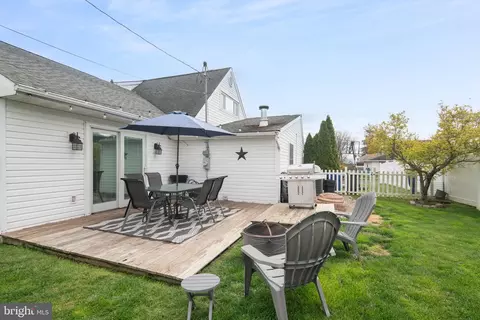 Exterior - 5 Candytuft Rd, Levittown, PA 19057 photo 2 of 6
