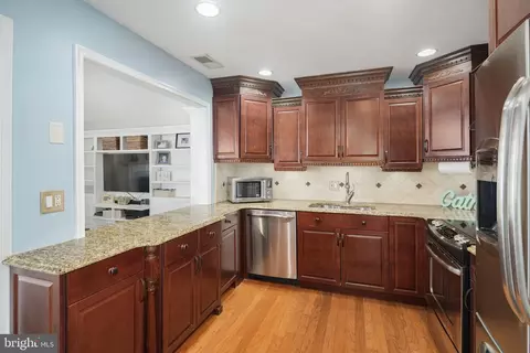 Kitchen - 5 Candytuft Rd, Levittown, PA 19057 photo 5 of 5