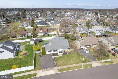 View/Area - 5 Candytuft Rd, Levittown, PA 19057 photo 1 of 2