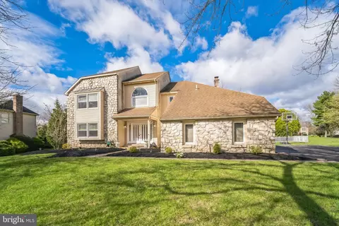 661 Fox Hollow Dr, Yardley, PA 19067