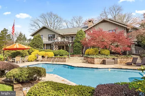 206 Log Pond Ln, Newtown, PA 18940