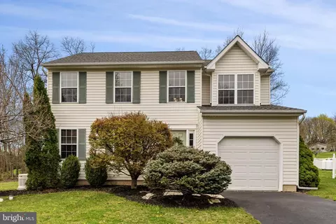 2385 Willow Stream Dr, Quakertown, PA 18951