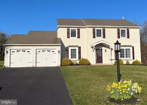 1453 Southern Ct, Warminster, PA 18974