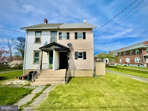 611 W Broad St, Quakertown, PA 18951