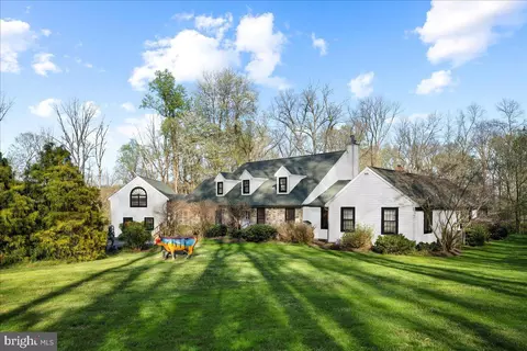 3720 Windy Bush Rd, New Hope, PA 18938