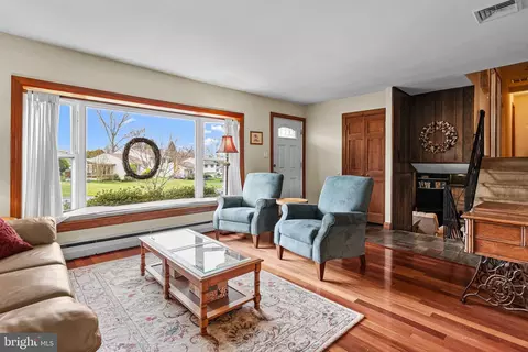 Living - 9 Patrick Ln, Yardley, PA 19067 photo 3 of 5