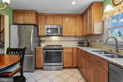 Kitchen - 9 Patrick Ln, Yardley, PA 19067 photo 3 of 4
