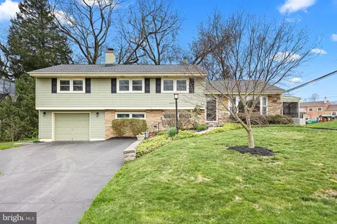 Exterior - 9 Patrick Ln, Yardley, PA 19067 photo 3 of 10
