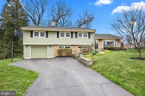 9 Patrick Ln, Yardley, PA 19067