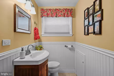 Bath - 9 Patrick Ln, Yardley, PA 19067 photo 3 of 3