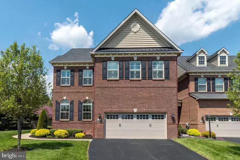 2 Silver Maple Dr, Doylestown, PA 18901
