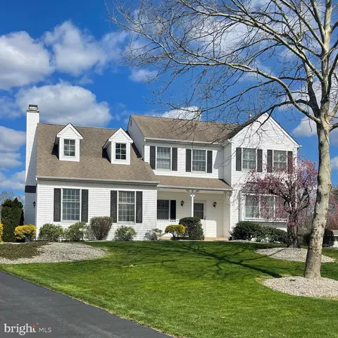 5 Woodstone Dr, Doylestown, PA 18901