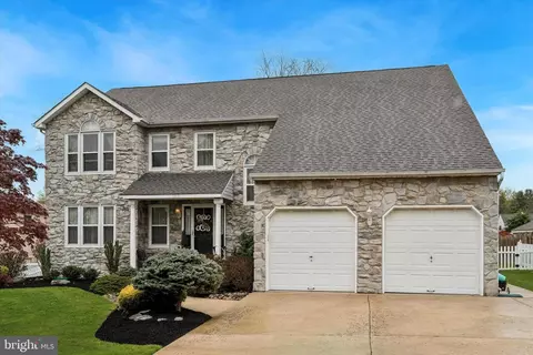 1268 Holly Rd, Warrington, PA 18976