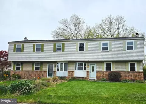 10 S Chestnut Ct, Perkasie, PA 18944