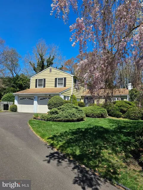 1226 Sunny Hill Dr, Langhorne, PA 19047