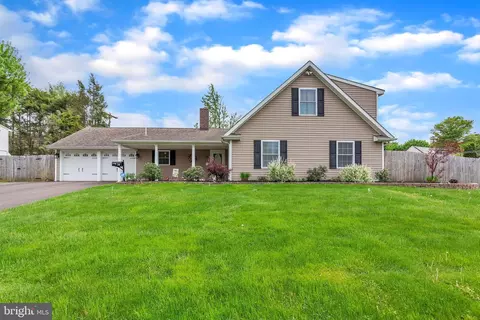 70 Forsythia Dr N, Levittown, PA 19056