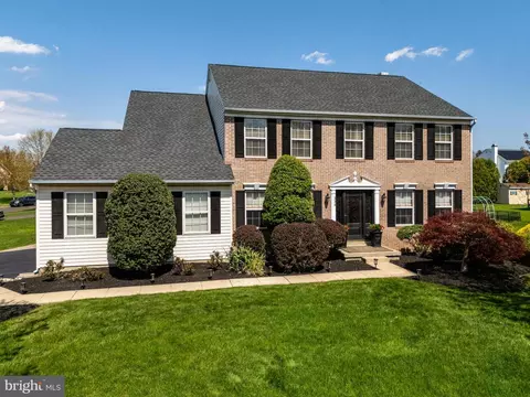 334 Evening Walk Ln, Warrington, PA 18976