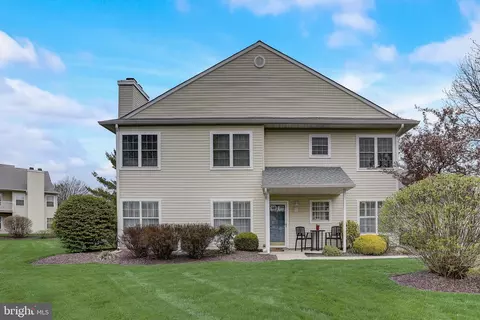 2102 Lynbrooke Dr, Yardley, PA 19067