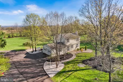911 Upper Stump Rd, Chalfont, PA 18914