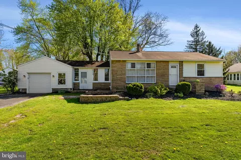 2856 Pickertown Rd, Warrington, PA 18976