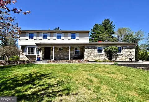 245 Cherry Blossom Dr, Southampton, PA 18966