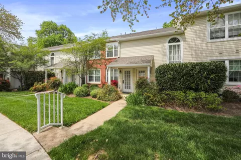 4012 Beacon Hill Dr, Southampton, PA 18966