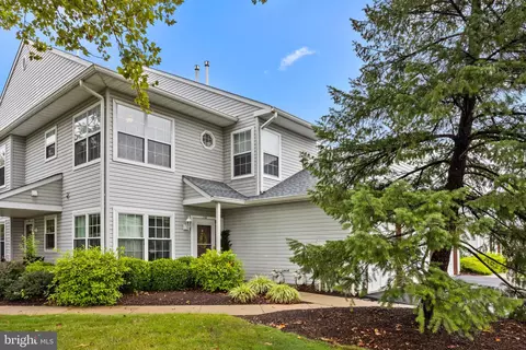 2102 Sterling Rd #10, Yardley, PA 19067