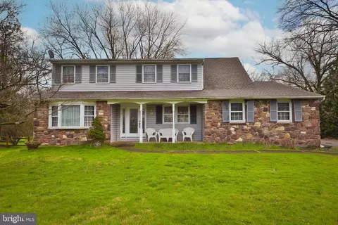 14 Sunnybrook Dr, Doylestown, PA 18901