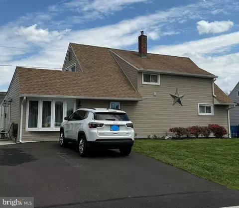 36 Great Oak Rd, Levittown, PA 19057