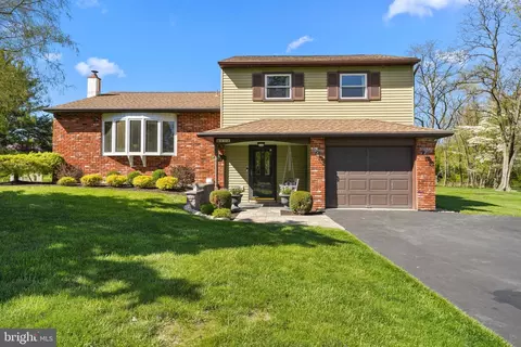 108 Spencer Rd, Washington Crossing, PA 18977