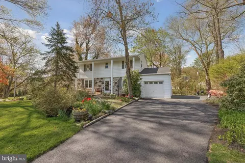 121 Homestead Dr, Doylestown, PA 18901