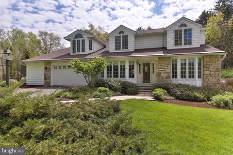 25 Townview Dr, Doylestown, PA 18901