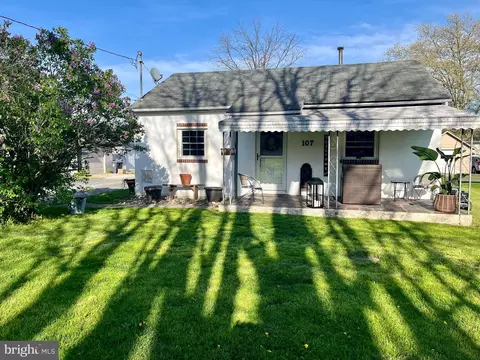 107 S 8th St, Quakertown, PA 18951