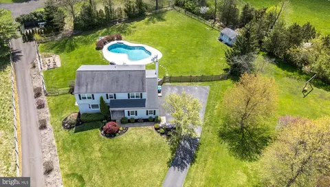 16 Marshall Cir, Chalfont, PA 18914