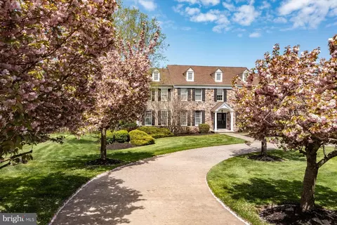 19 Hibbs Ln, New Hope, PA 18938