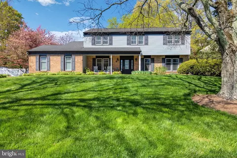 1194 Dickinson Dr, Yardley, PA 19067
