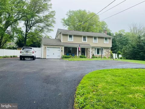697 Bristol Rd, Southampton, PA 18966