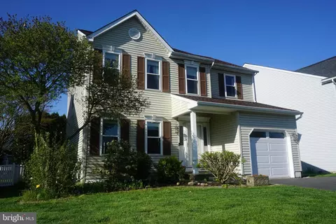 102 Indian Creek Way, Chalfont, PA 18914