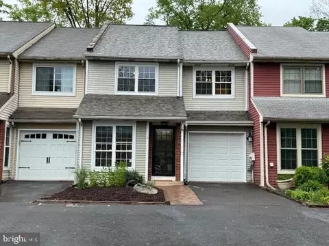 16 Blackoak Mews, Newtown, PA 18940